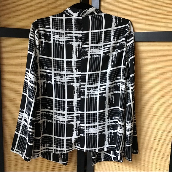 Lush Open Front Blazer - Picture 3 of 5